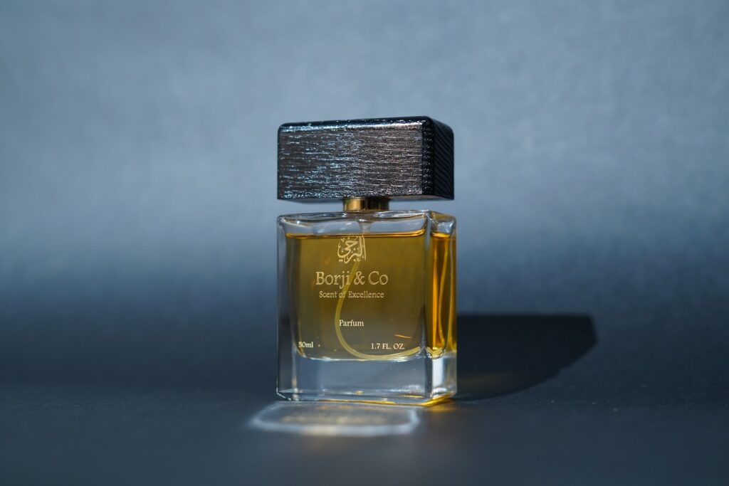 Dicas de aplicação para potencializar o efeito dos perfumes amadeirados